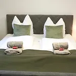 Greentreehomes - Stadtvilla Linde Daire *